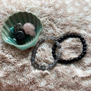 Crystal set with bracelets